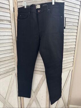 158. 7 for All Mankind Men’s Paxtyn Skinny Jeans size 38
NWT